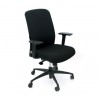 Офисный стул с черной спинкой и черным сиденьем